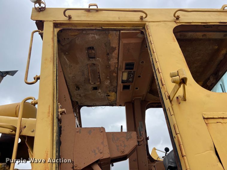 image for item DS2972 Caterpillar D9 dozer