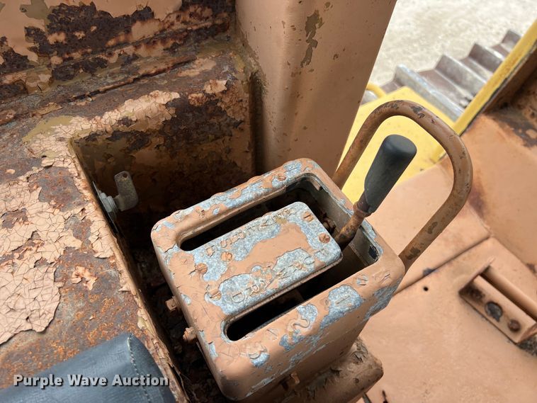 image for item DS2972 Caterpillar D9 dozer