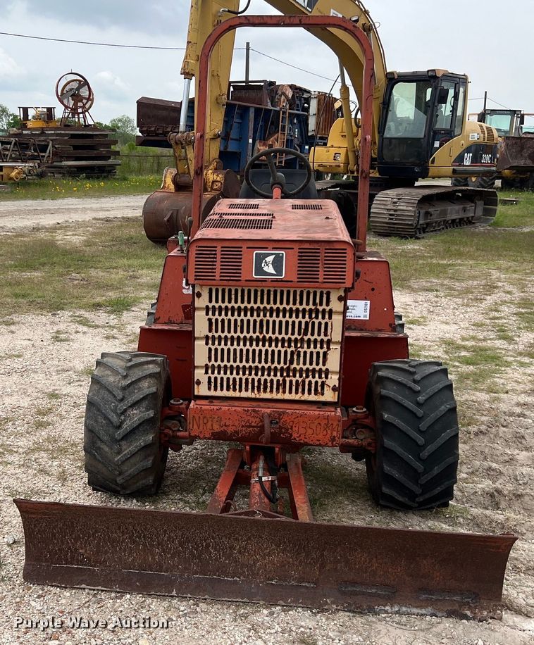 image for item DS2981 2000 Ditch Witch  3700DD trencher