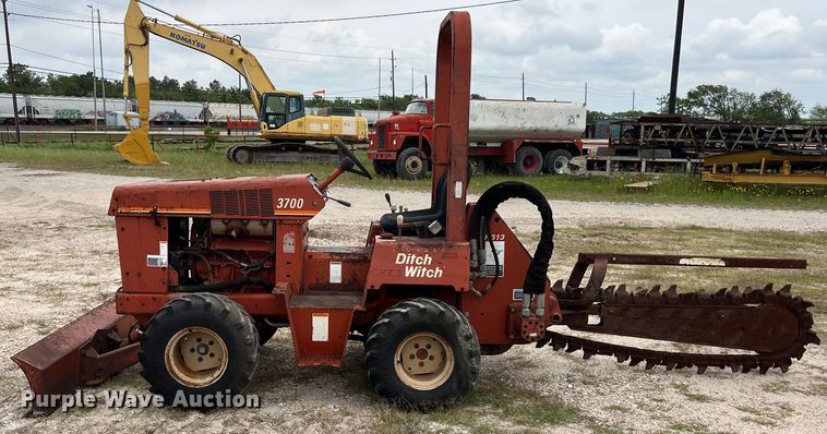 image for item DS2981 2000 Ditch Witch  3700DD trencher