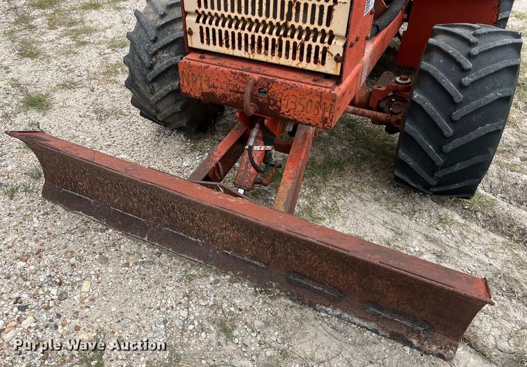 image for item DS2981 2000 Ditch Witch  3700DD trencher