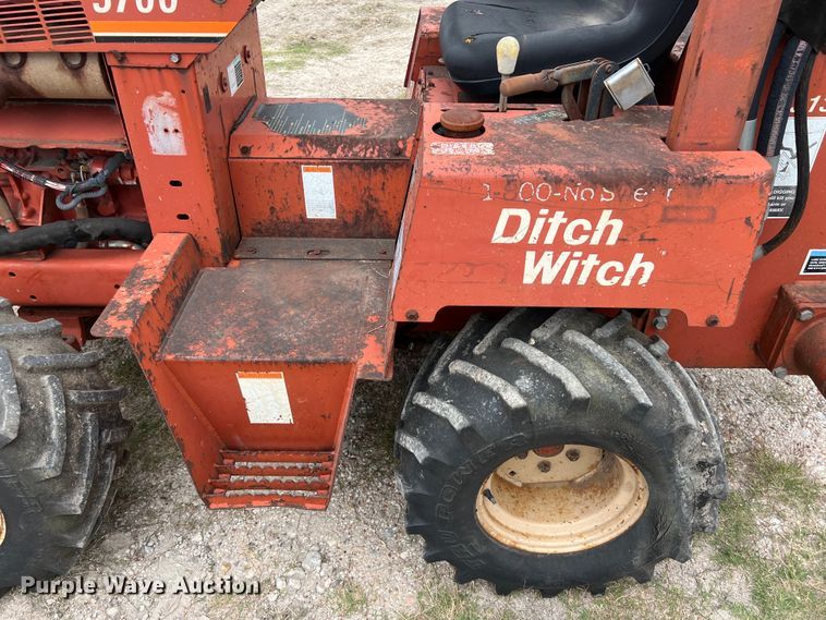 image for item DS2981 2000 Ditch Witch  3700DD trencher