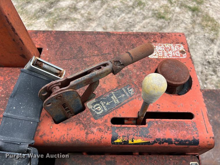 image for item DS2981 2000 Ditch Witch  3700DD trencher