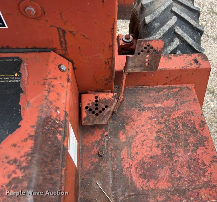 image for item DS2981 2000 Ditch Witch  3700DD trencher
