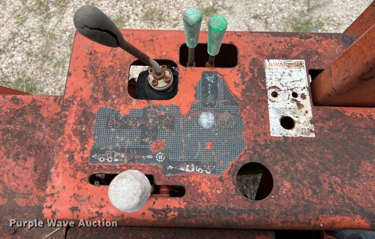 image for item DS2981 2000 Ditch Witch  3700DD trencher