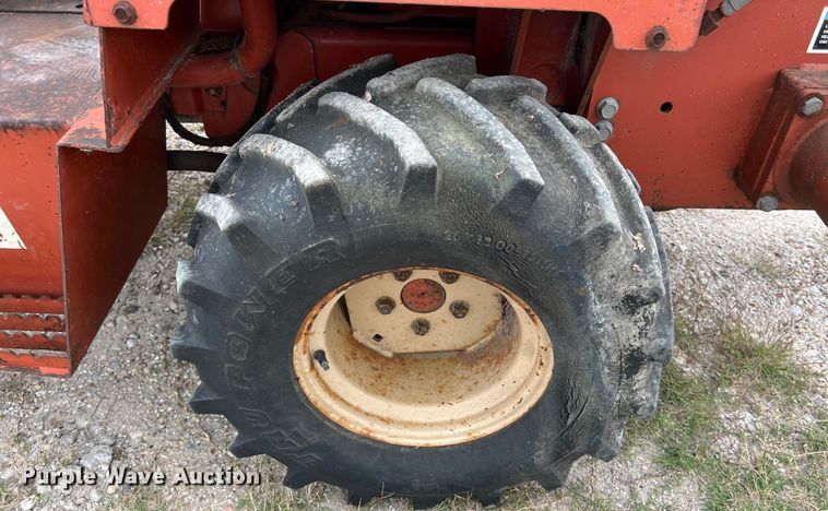 image for item DS2981 2000 Ditch Witch  3700DD trencher