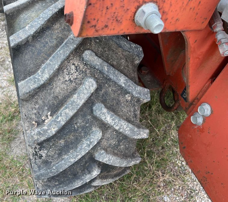 image for item DS2981 2000 Ditch Witch  3700DD trencher