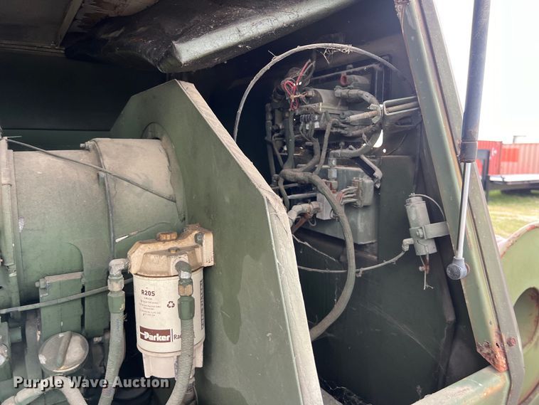 image for item DS2985 1985 Ingersoll-Rand P-250-W-D-M-H268 air compressor