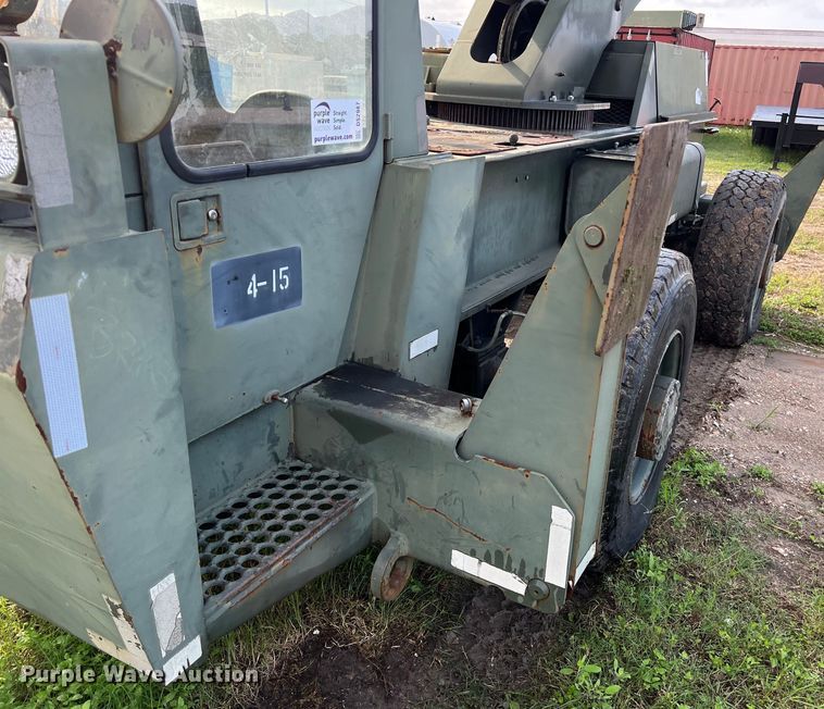 image for item DS2987 Lorain LRT-100 crane