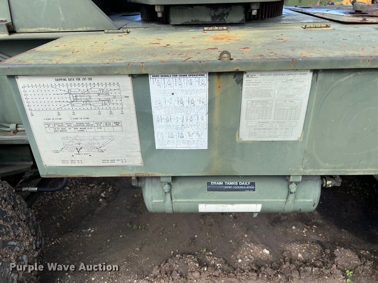 image for item DS2987 Lorain LRT-100 crane