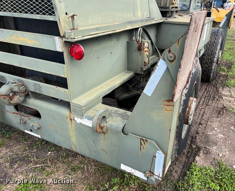 image for item DS2987 Lorain LRT-100 crane