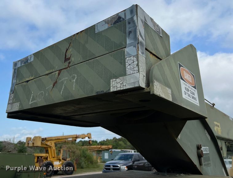 image for item DS2987 Lorain LRT-100 crane