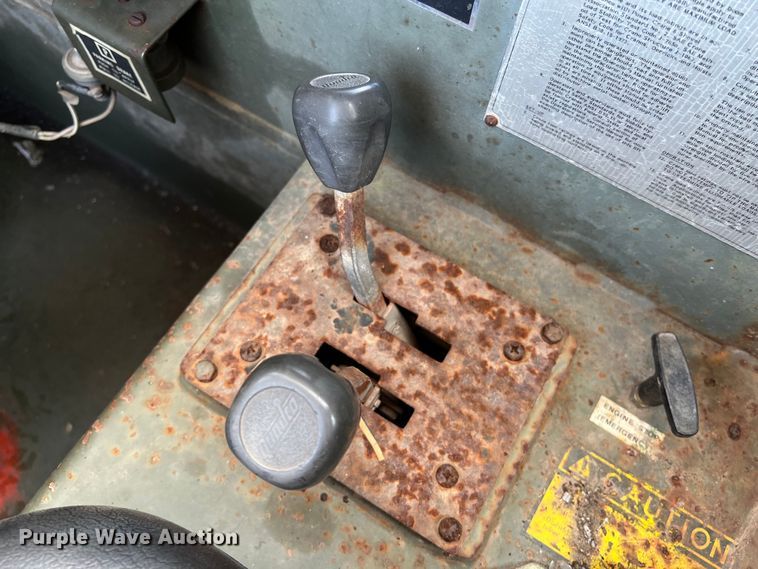 image for item DS2987 Lorain LRT-100 crane