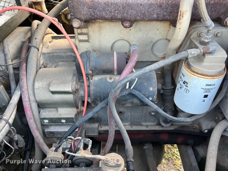 image for item DS2987 Lorain LRT-100 crane