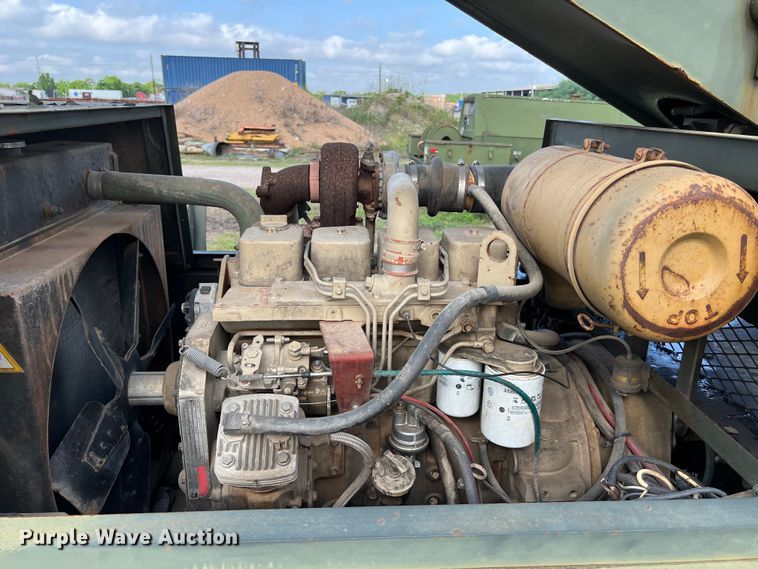 image for item DS2987 Lorain LRT-100 crane