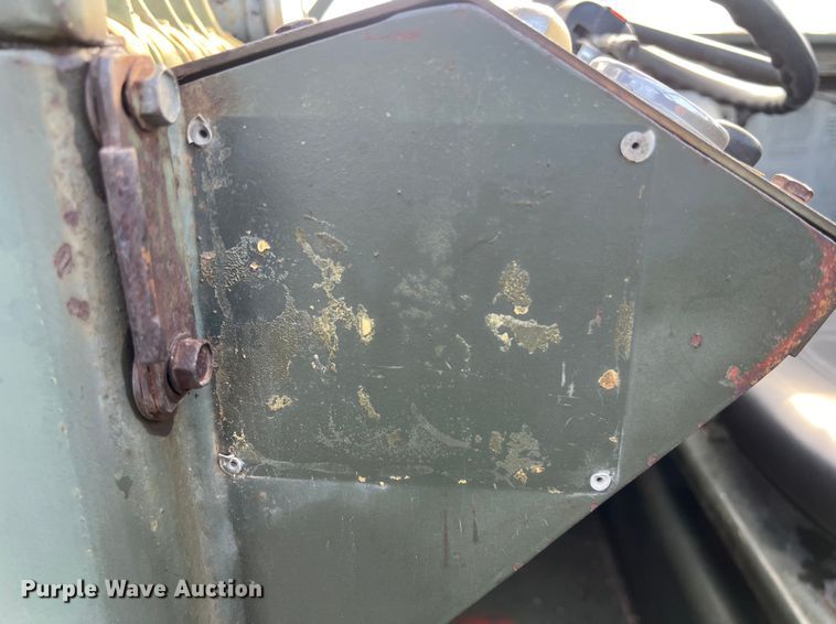 image for item DS2987 Lorain LRT-100 crane