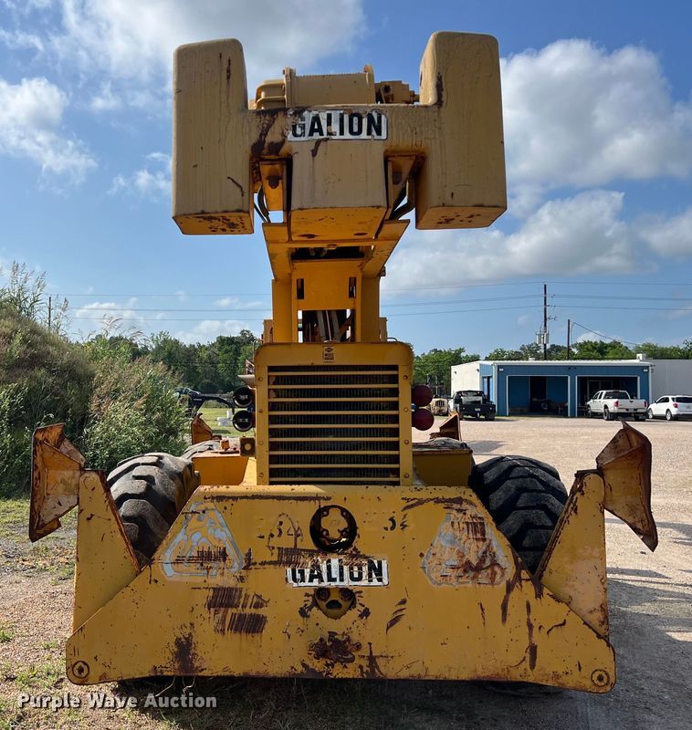image for item DS2988 Galion D137064 crane