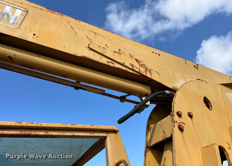 image for item DS2988 Galion D137064 crane