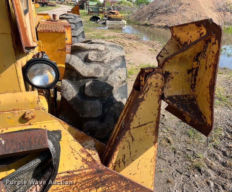 image for item DS2988 Galion D137064 crane