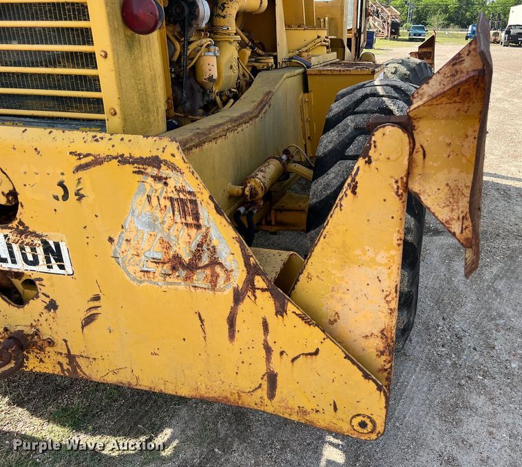image for item DS2988 Galion D137064 crane