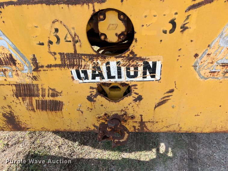 image for item DS2988 Galion D137064 crane