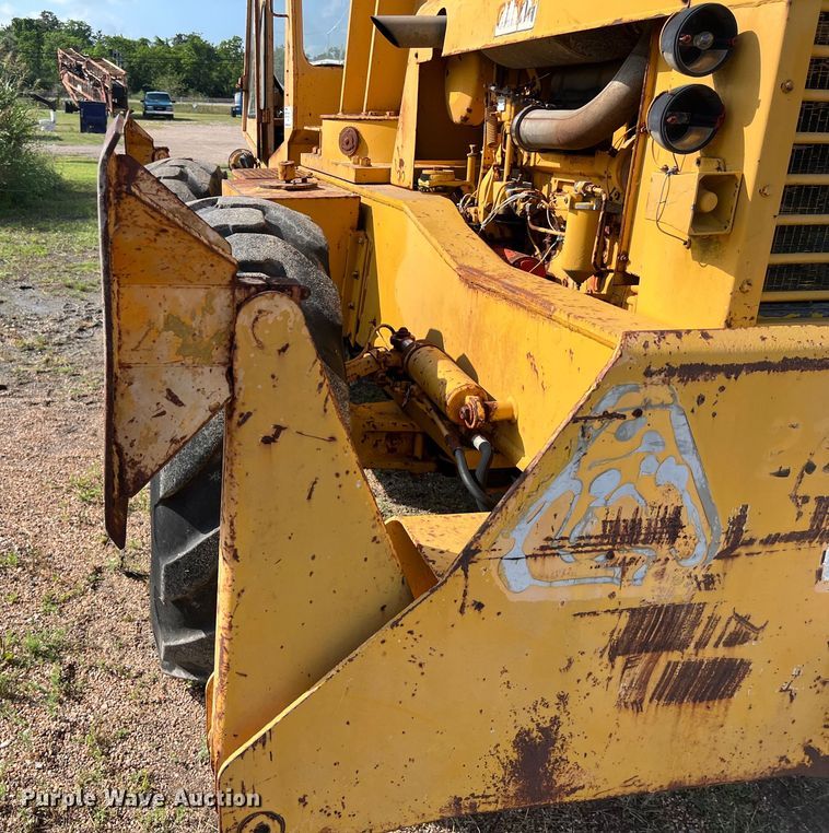 image for item DS2988 Galion D137064 crane