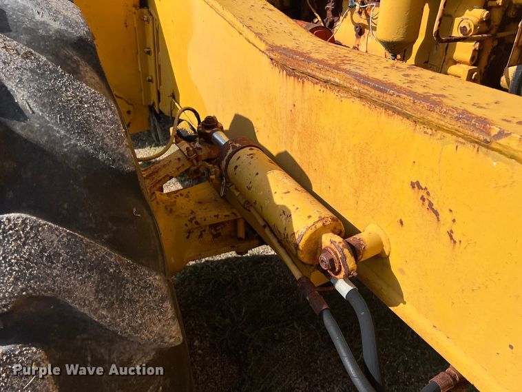 image for item DS2988 Galion D137064 crane