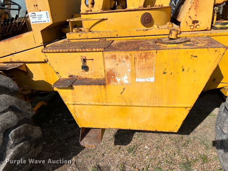 image for item DS2988 Galion D137064 crane