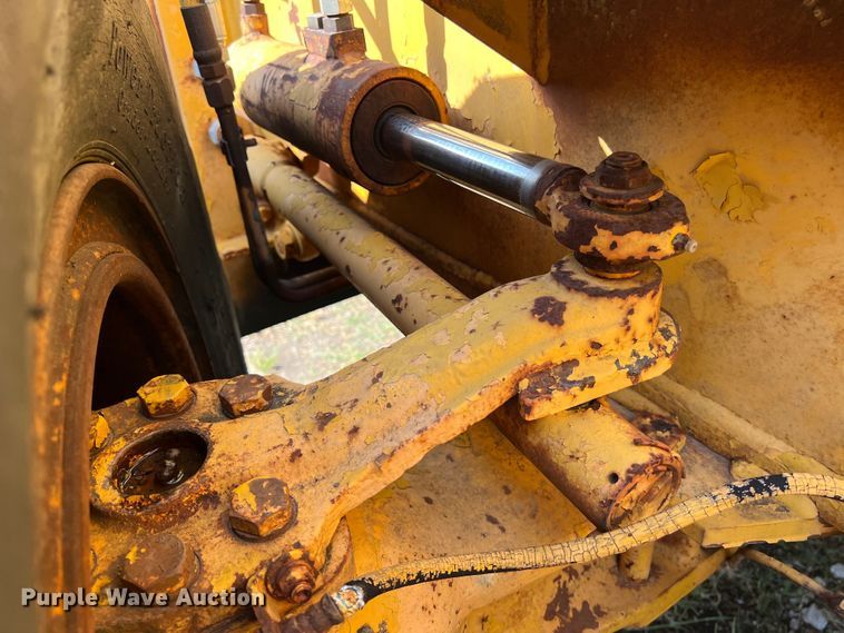 image for item DS2988 Galion D137064 crane