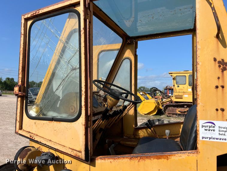 image for item DS2988 Galion D137064 crane