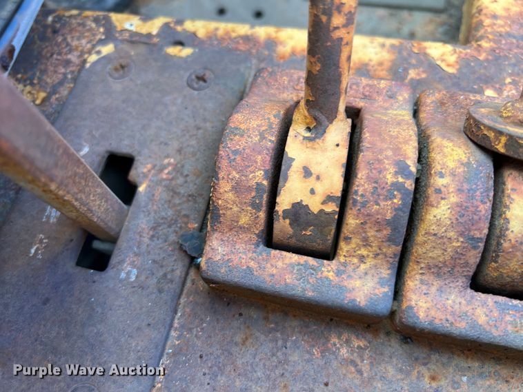 image for item DS2988 Galion D137064 crane