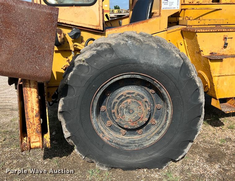 image for item DS2988 Galion D137064 crane