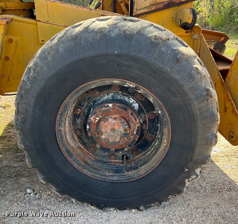 image for item DS2988 Galion D137064 crane