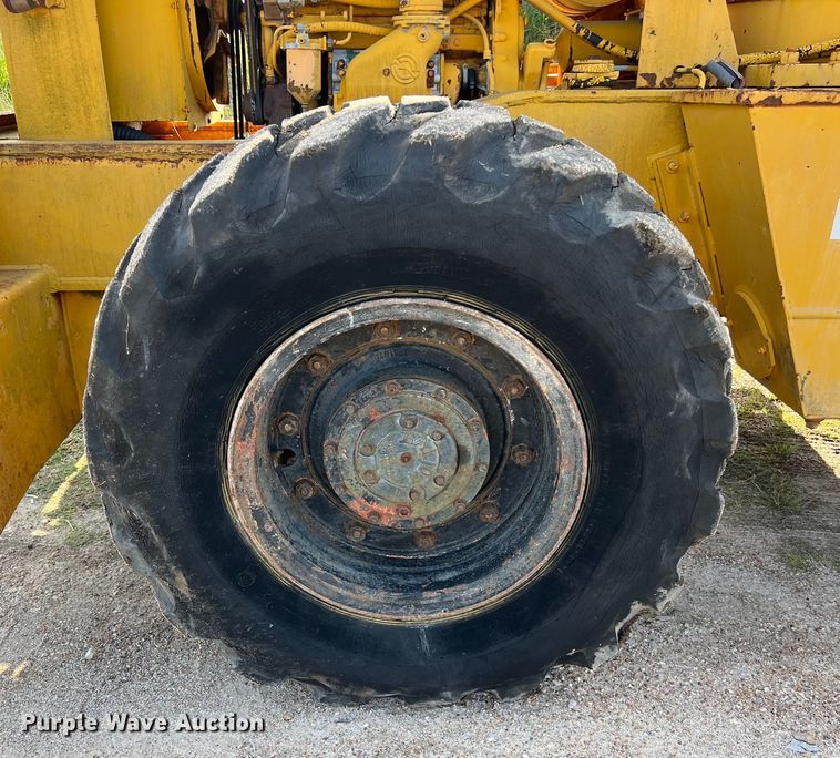 image for item DS2988 Galion D137064 crane