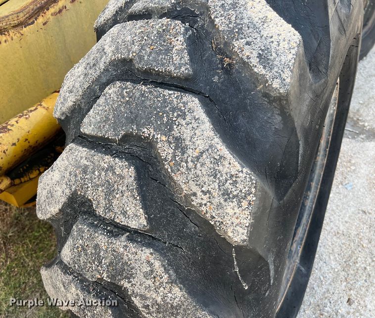 image for item DS2988 Galion D137064 crane