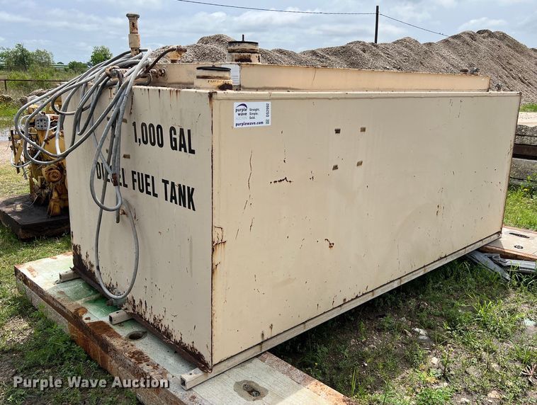 image for item DS2992 Tramont fuel tank
