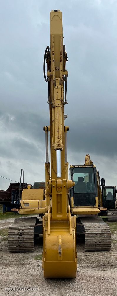 image for item DS3001 2003 Komatsu  PC300LC excavator