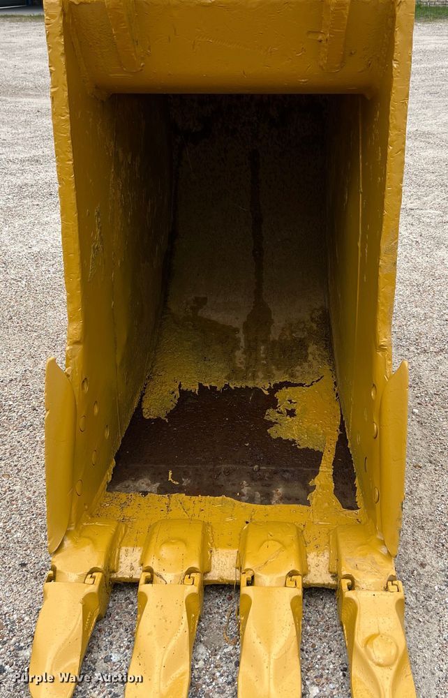 image for item DS3001 2003 Komatsu  PC300LC excavator