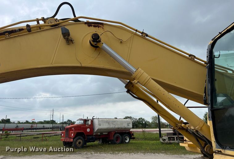 image for item DS3001 2003 Komatsu  PC300LC excavator