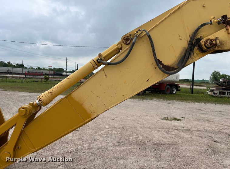 image for item DS3001 2003 Komatsu  PC300LC excavator