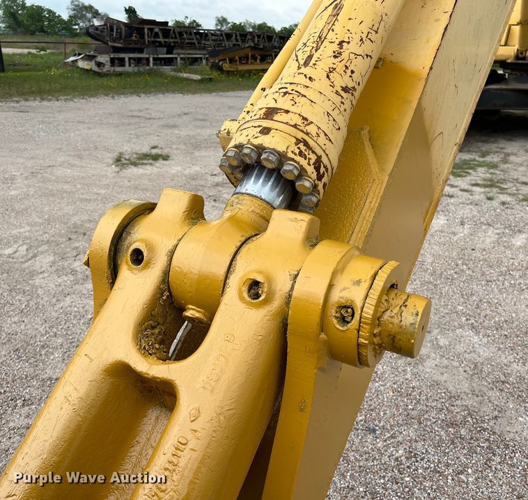 image for item DS3001 2003 Komatsu  PC300LC excavator