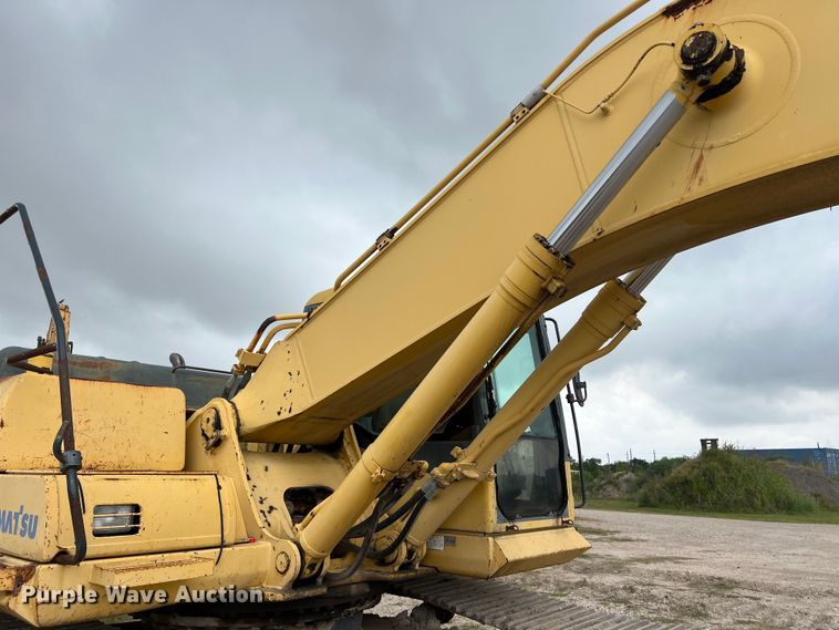 image for item DS3001 2003 Komatsu  PC300LC excavator