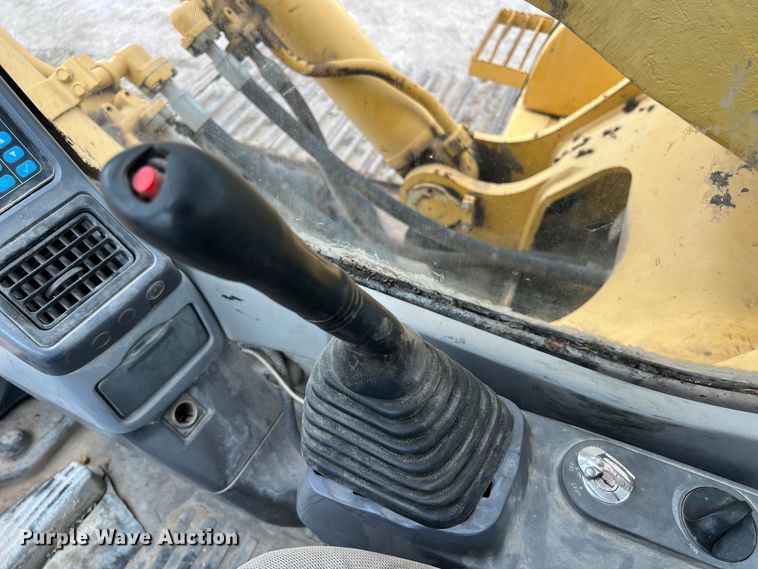 image for item DS3001 2003 Komatsu  PC300LC excavator