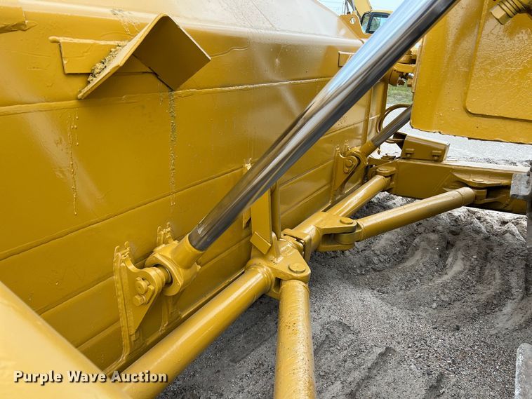 image for item DS3002 1978 Caterpillar D9H dozer