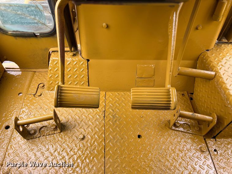 image for item DS3002 1978 Caterpillar D9H dozer