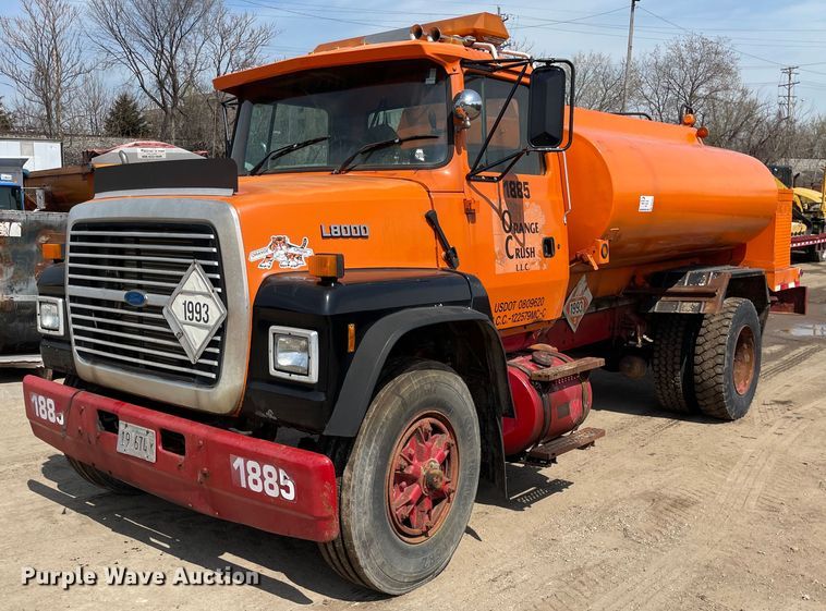 image for item DS5467 1997 Ford  L8000 fuel truck