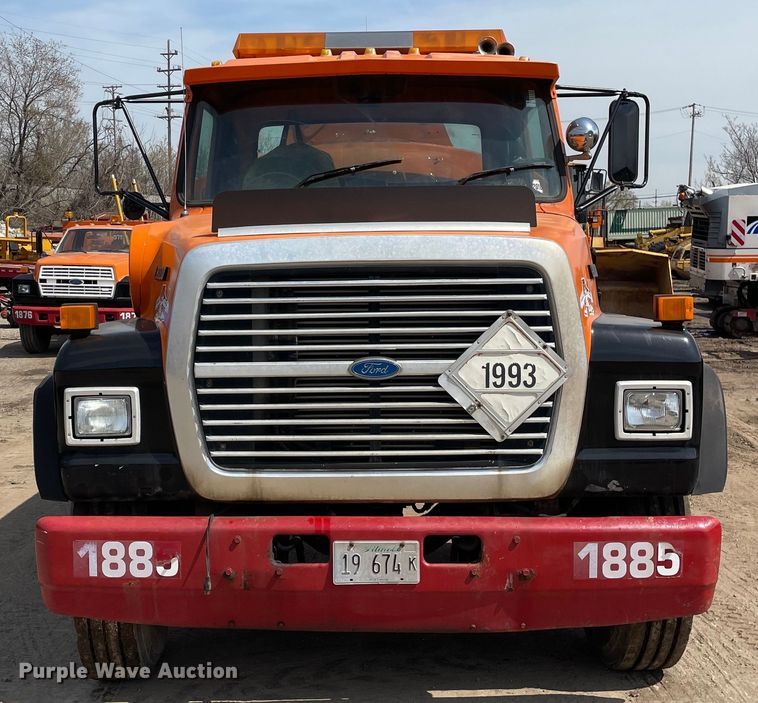image for item DS5467 1997 Ford  L8000 fuel truck