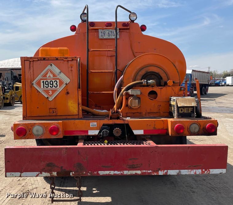 image for item DS5467 1997 Ford  L8000 fuel truck