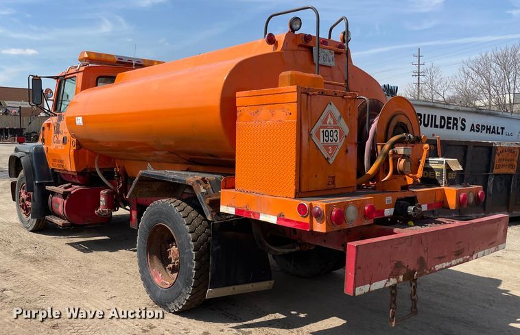 image for item DS5467 1997 Ford  L8000 fuel truck