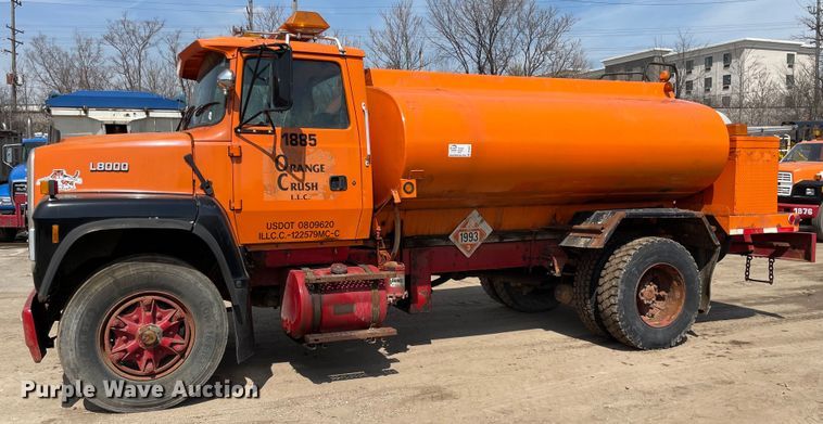 image for item DS5467 1997 Ford  L8000 fuel truck